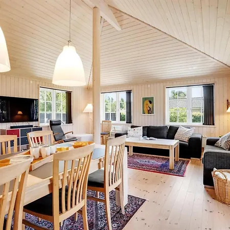 Felicia - 350m From The Sea By Interhome