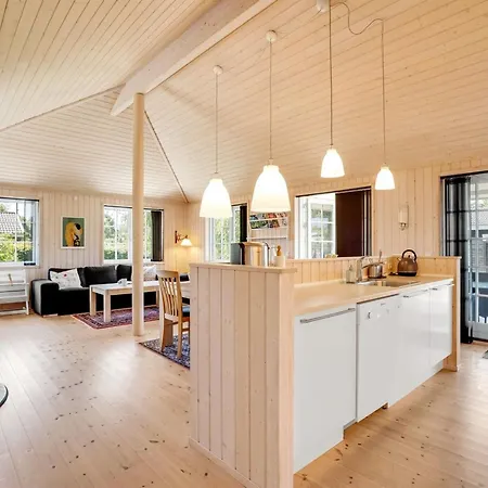 Felicia - 350m From The Sea By Interhome *